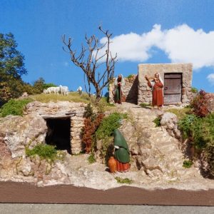 Presepe stile orientale con grotta sotterranea e casetta
